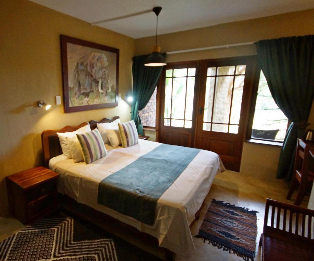 Crocodile Kruger Safari Lodge มาร์ลอทพาร์ค ภายนอก รูปภาพ