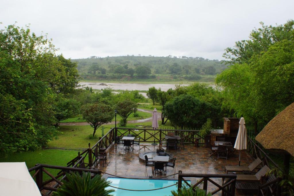 Crocodile Kruger Safari Lodge มาร์ลอทพาร์ค ภายนอก รูปภาพ