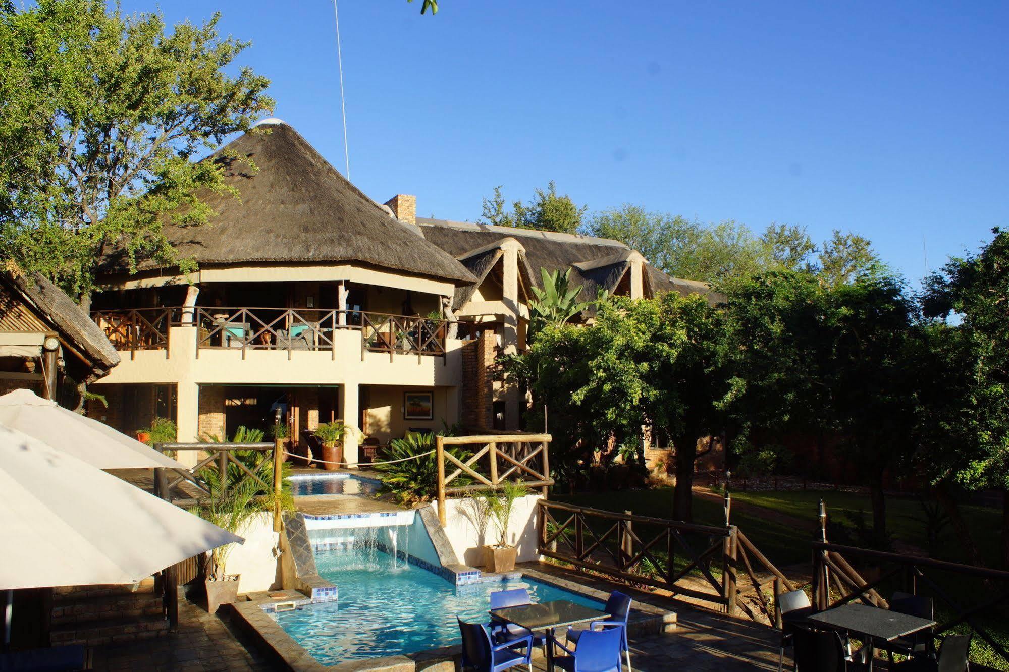 Crocodile Kruger Safari Lodge มาร์ลอทพาร์ค ภายนอก รูปภาพ