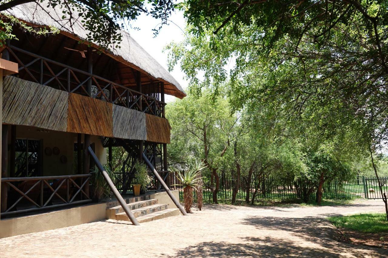 Crocodile Kruger Safari Lodge มาร์ลอทพาร์ค ภายนอก รูปภาพ